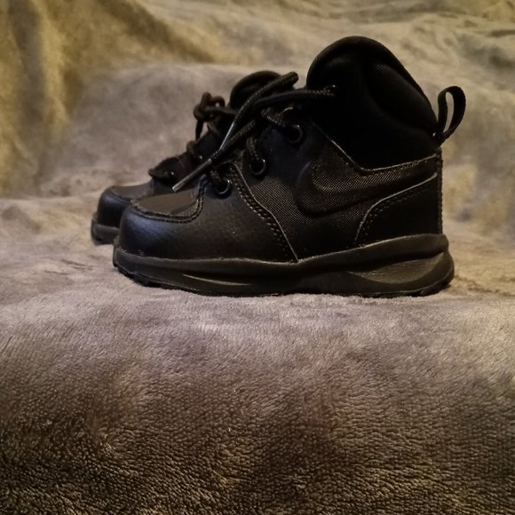 Nike Other - Nike boots